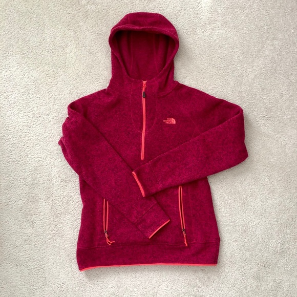 SOLD! The North Face Half Zip - Picture 1 of 2